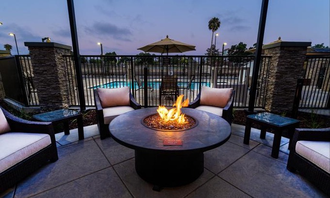 Newark Hotel | Staybridge Suites Newark - Fremont