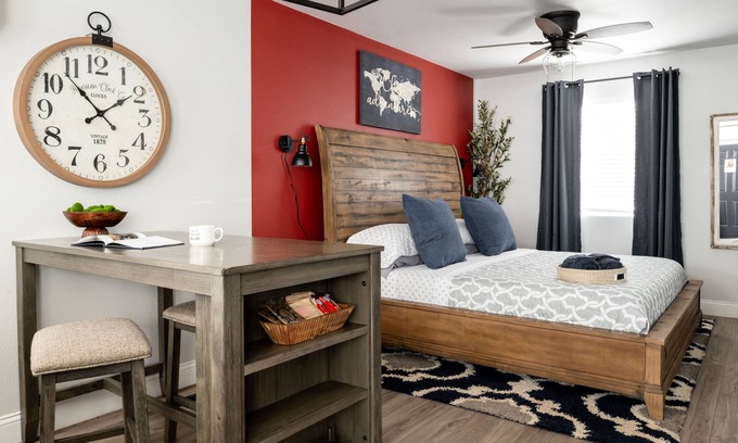 Johnson City Cottage | Step Free Entrance - Garofalo Cottage at Wrenwood Ranch