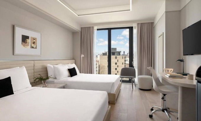 Williamsburg House | Step into our vibrant room located among the charming residential !