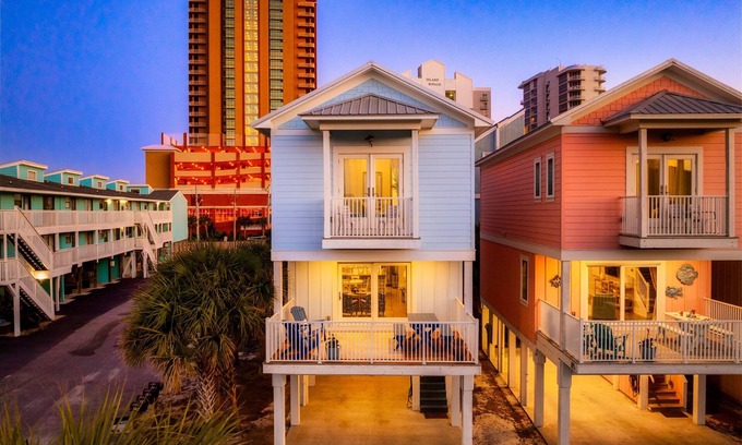 Gulf Shores House | Steps to Beach! Fam House w Pool! October Open!