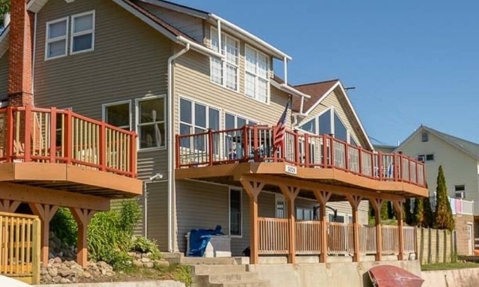 Geneseo Cottage | Steps To The Beach on Conesus Lake