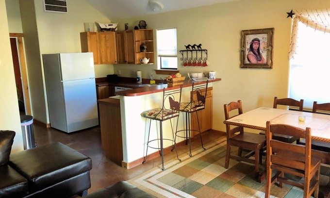 Kingsland Condo | ⭐ Steps2Lake ⭐ Perfect4Families ⭐Wifi⭐