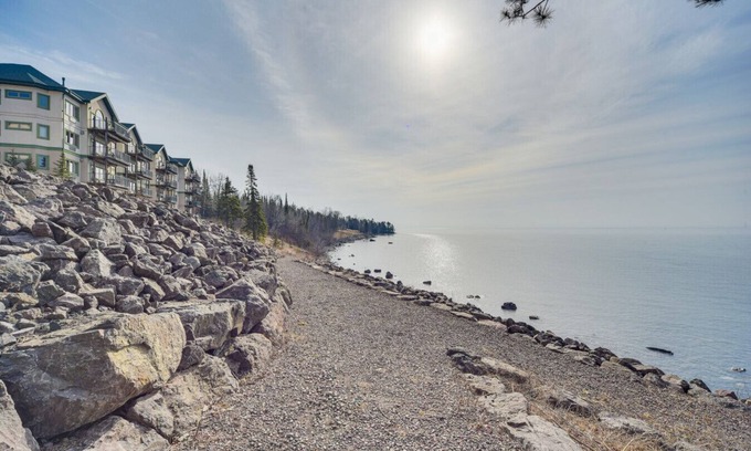 Two Harbors Apartment | Stille on Superior Shores I