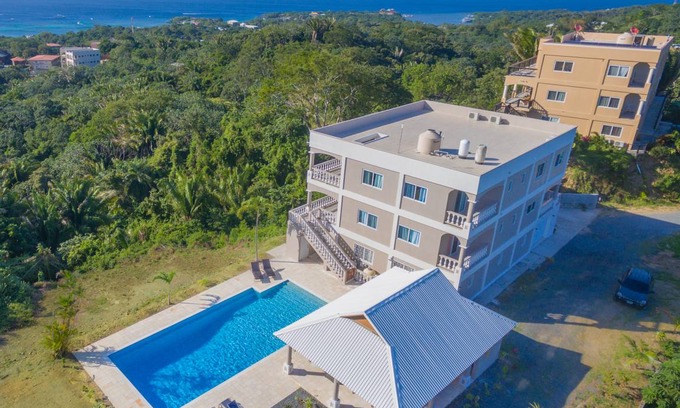 Antoneys Cay Apartment | Sting Ray at Sea Scape, studio with huge pool amazing views