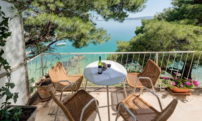 Pisak House | Stone forest villa in small dalmatian village Pisak