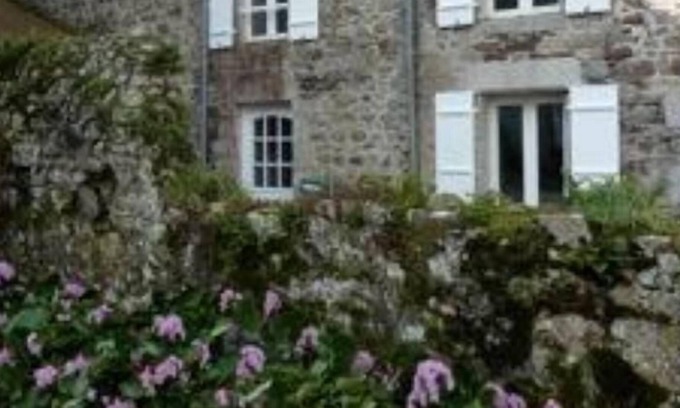 Regnezville-sur-Mer House | Stone house in quite a refuge
