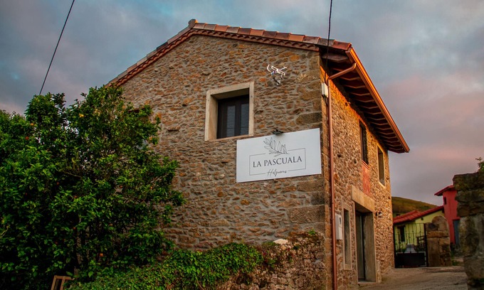 Helgueras Cottage | STONE HOUSE WITH GARDEN BETWEEN THE SEA AND THE MOUNTAIN