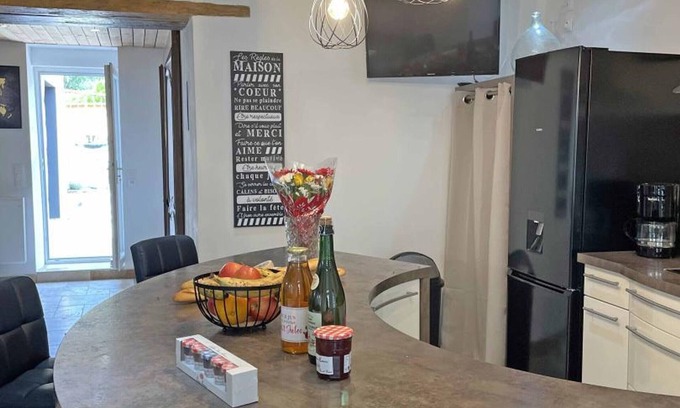 Reveillon Cottage | Stone House with Spa, Games & Garden