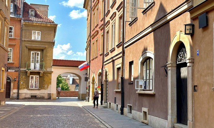 Old Town Apartment | Stone Steps Apartments