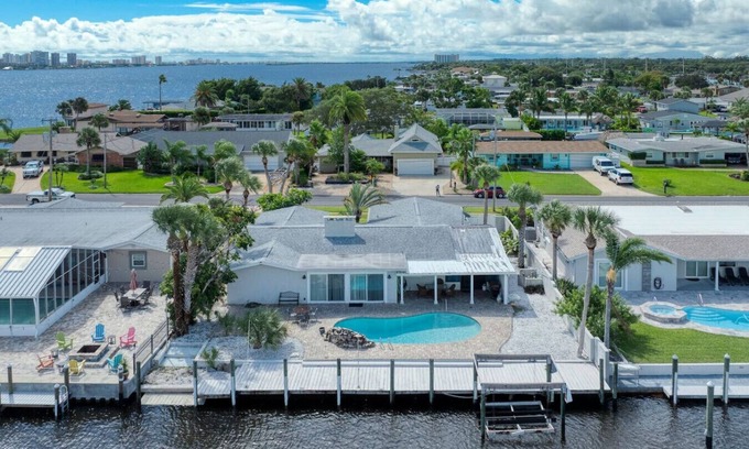 Palm Harbor Estates Apartment | Straight Outta Dockton-Waterfront, Pool and Dock