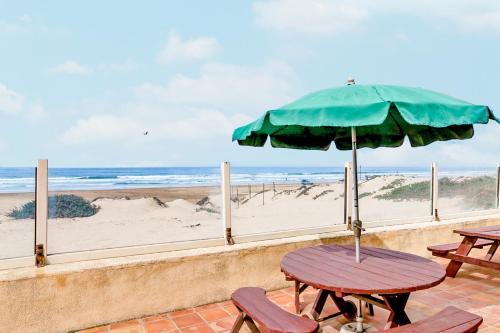 Oceano House | Stranded at the Beach