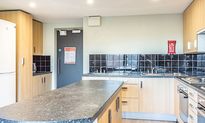 Stratford and New Town Apartment | Strat Ro ABE 507C · Cozy Room Near Queen Elizabeth Olympic Park