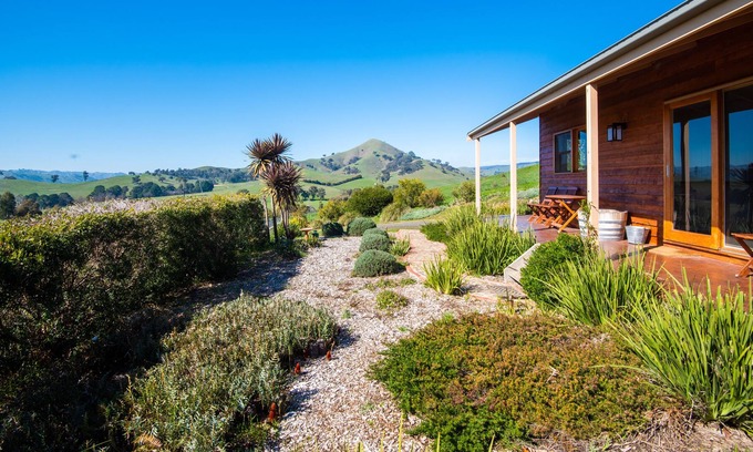 Strath Creek Cottage | Strath Valley View Cottage