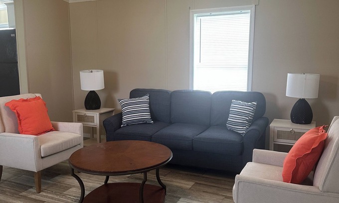 Douglas House | Stratton Oaks - 3 bed manufactured home 5 miles from Douglas