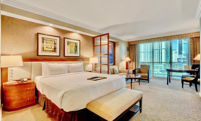 Las Vegas Apartment | Strip View Balcony Suites - No Resort Fee !