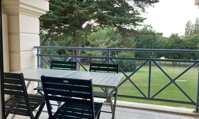 La Baule-Escoublac Apartment | Studio à 300m de la plage, parc, piscine, terrasse