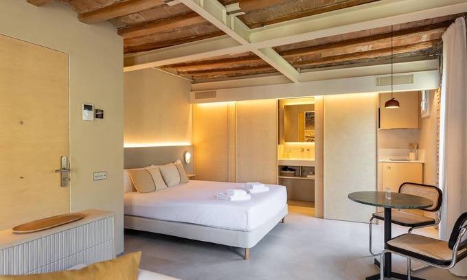 El Born Apartment | Studio 2 pax in Born