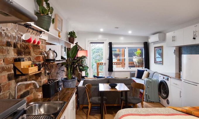 Hepburn Springs Apartment | Studio 6