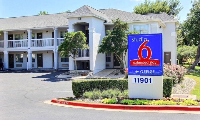 McNeil Hotel | Studio 6-Austin, TX - Northwest