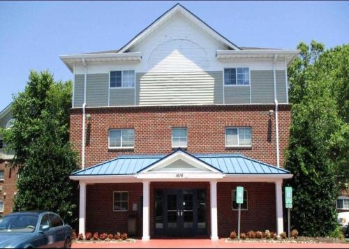 Coliseum Central Hotel | Studio 6-Hampton, VA - Langley AFB Area