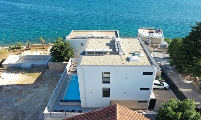 Maslenica Apartment | Studio Adastra with pool and seaview