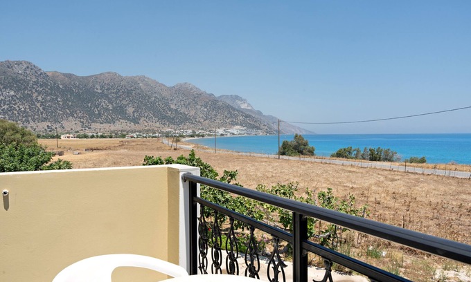 Kardamena Apartment | Studio Apartment 'Athina Seaside' with Balcony, Wi-Fi and Air Conditioning