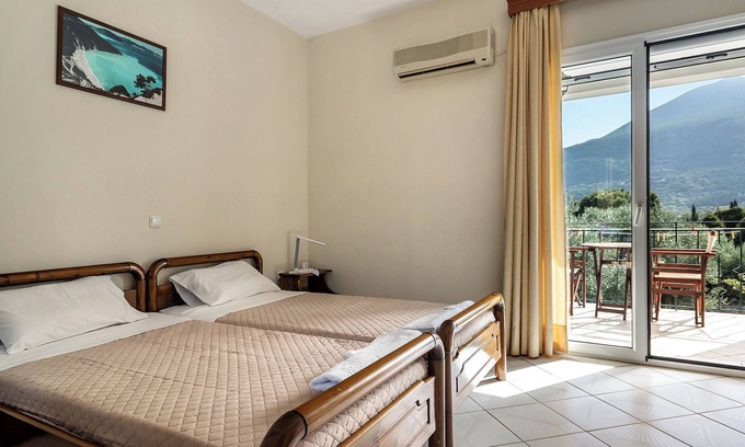 Sami Apartment | Studio Apartment Daratos studio 2 with Sea View, Shared Garden & Wi-Fi