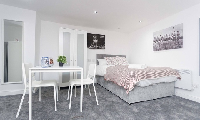 Leeds Apartment | Studio apartment near Leeds Centre- St Hilda's