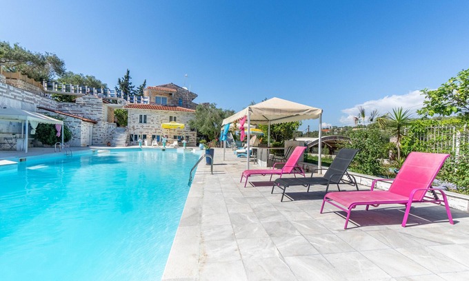 Katsimatika Apartment | Studio Apartment 'Paco's Resort Standard 3' with Mountain View, Wi-Fi and Air Conditioning