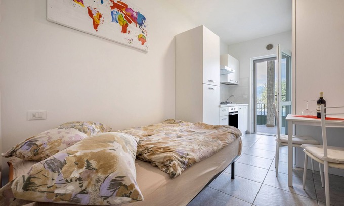 Brenzone sul Garda Apartment | Studio Apartment 'Tiny' with Shared Terrace and Wi-Fi