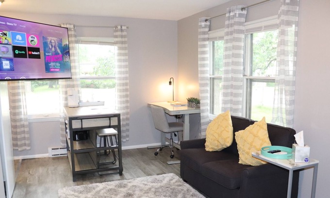 Oswego Apartment | Studio APT | 2 min drive to Downtown Oswego | Fast WIFI