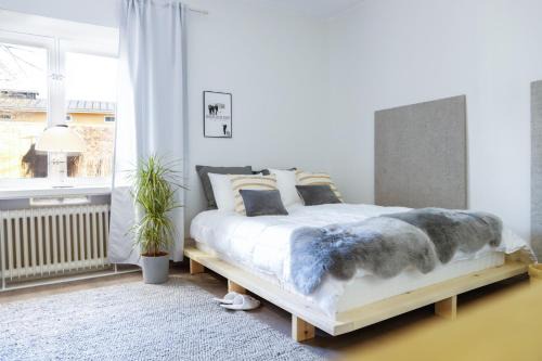 Porvoo Apartment | Studio Arkadia, modern studio with separate kitchen room, incl parking