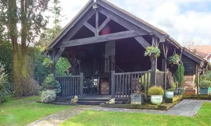 Harpenden Cottage | Studio at Little Trees Farm