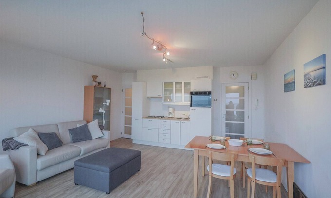 Oostduinkerke-Bad Apartment | Studio by the Sea in Belgium with Beach Access