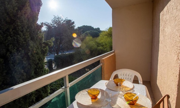 La Faviere Apartment | Studio Côte d'Azur-5 by Interhome