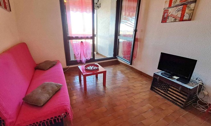 Marseillan Plage Apartment | Studio Cabin Mezzanine - 6 Guests, Terrace, Private Parking in Marseillan