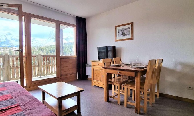 Saint-Etienne-en-Devoluy Apartment | Studio Cabine 4 pers - Près des Pistes & Commerces - FR-1-525-220