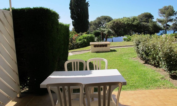 Antheor Apartment | Studio cabine en rez de jardin au pied des criques