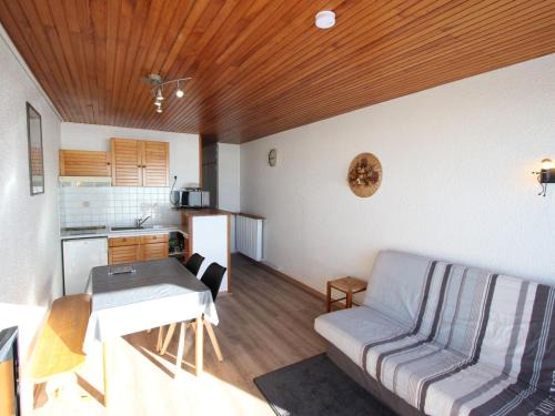 Chamrousse Apartment | Studio cabine près des pistes avec kitchenette - FR-1-549-14
