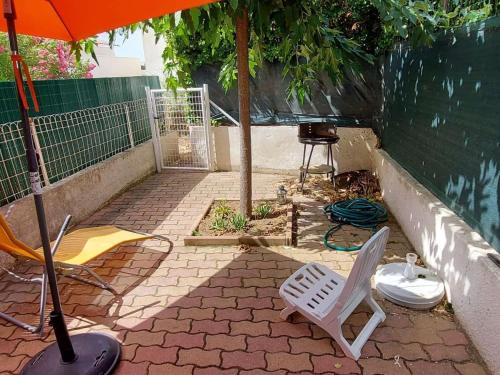 Le Grau-dʼAgde Apartment | Studio cabine RDC, proche plage et commerces, terrasse, WiFi gratuit, park 1 voiture, 4 couchages - FR-1-423-230