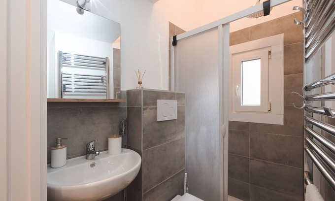 Barriera Vecchia-San Giacomo Apartment | Studio City - TriestenA fully equipped aprtment, at the size of a studio.