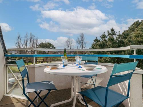 Carnac Apartment | Studio cosy à Carnac, proche plages, avec balcon, parking, et équipements modernes pour 3 personnes - FR-1-477-45