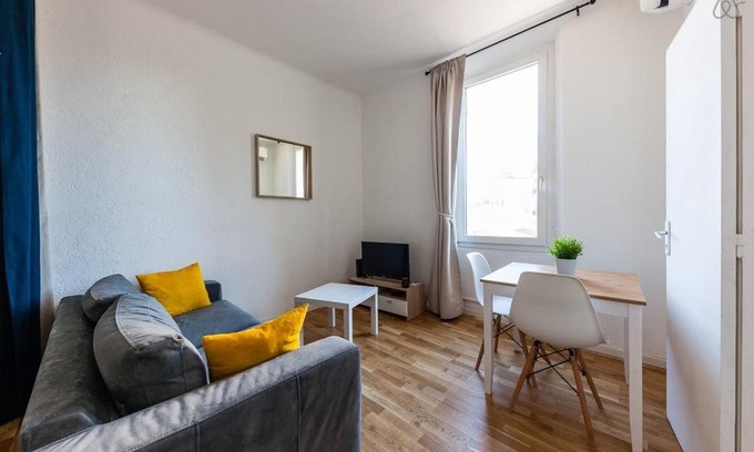 Notre-Dame du Mont Apartment | Studio Cours Julien