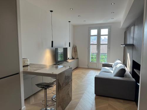 Saint Philippe Apartment | Studio des palais