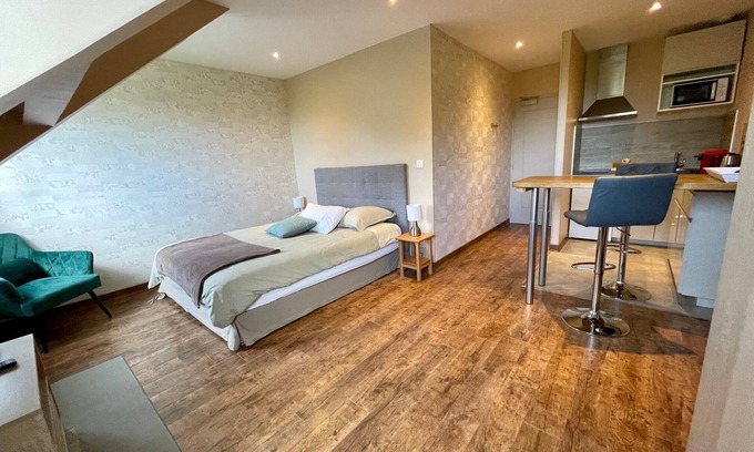 Brison-Saint-Innocent Apartment | Studio Ensuite L'Abbaye