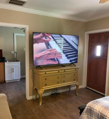 F. Q. Story House | Studio Executive suite Full kitchen private gated yard Arts Roosevelt row ASU convention ctr Downtown Phx