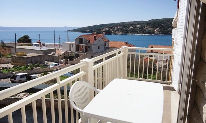 Sumartin Apartment | Studio flat with balcony and sea view Sumartin, Brač (AS-5620-c)