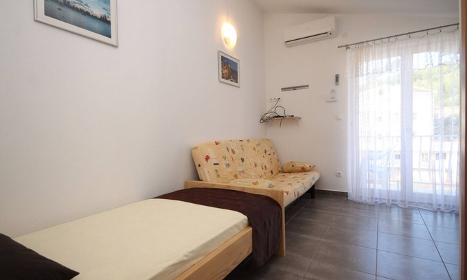 Duce Apartment | Studio flat with balcony and sea view Duće, Omiš (AS-7532-f)