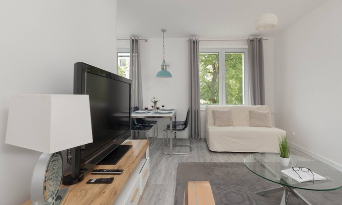 Wzgorze Swietego Maksymiliana Apartment | Studio for 4 Guests Gdynia by Renters