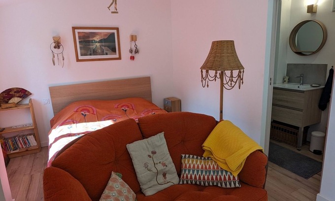 Saint-Hippolyte-du-Fort Apartment | Studio Indépendant au Calme, de Plain Pied, Avec Jardin. Animaux non Acceptés